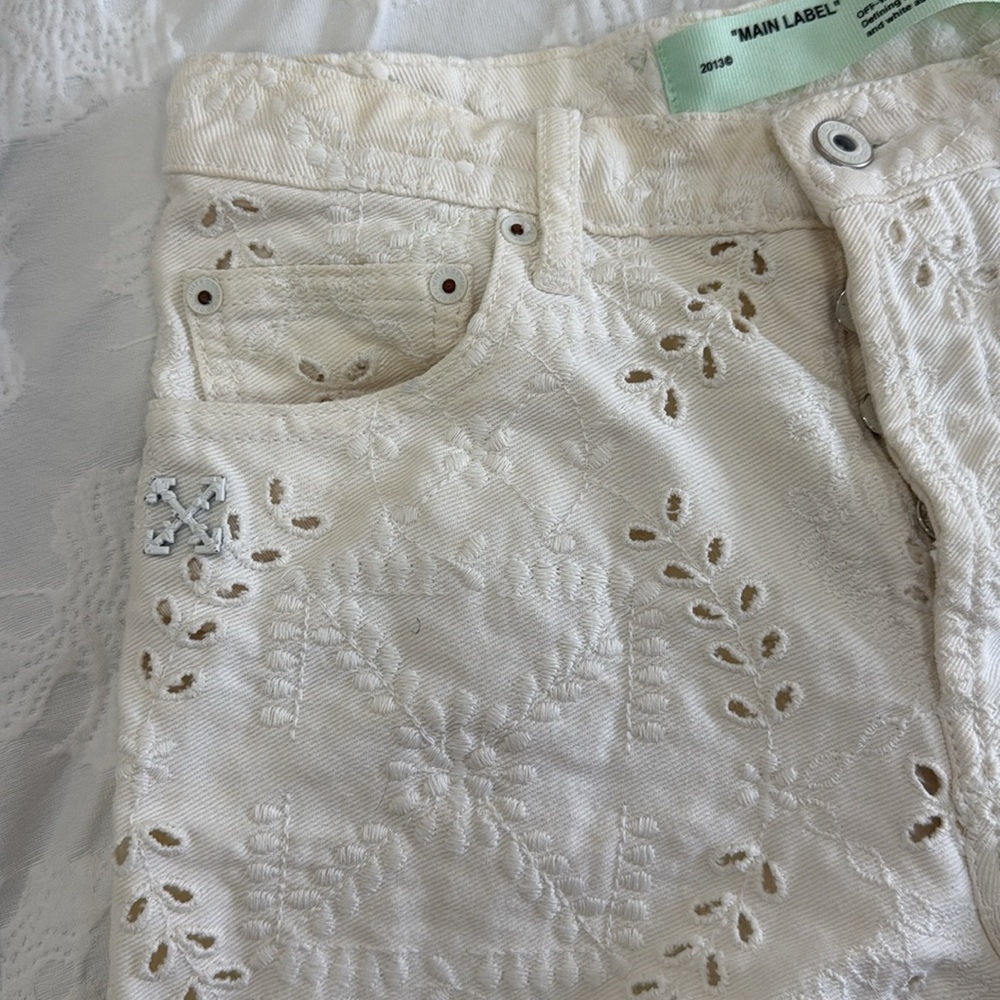Off-White Women's Eyelet Jean Shorts white - Picture 4 of 6